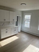 9 Moen St-Unit -1 in Worcester, MA - Building Photo - Building Photo