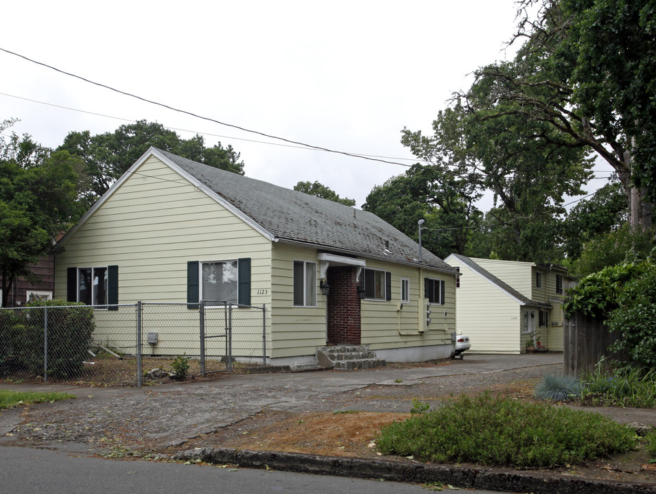 1123 Cross St SE in Salem, OR - Building Photo