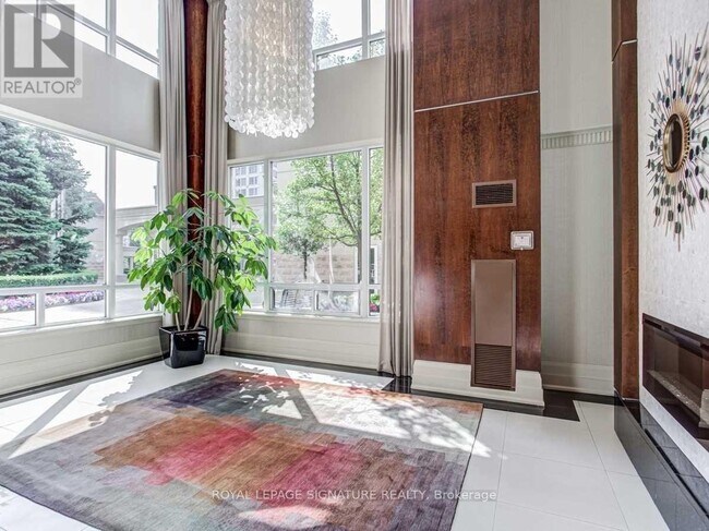 2 Rean Dr in Toronto, ON - Building Photo - Building Photo