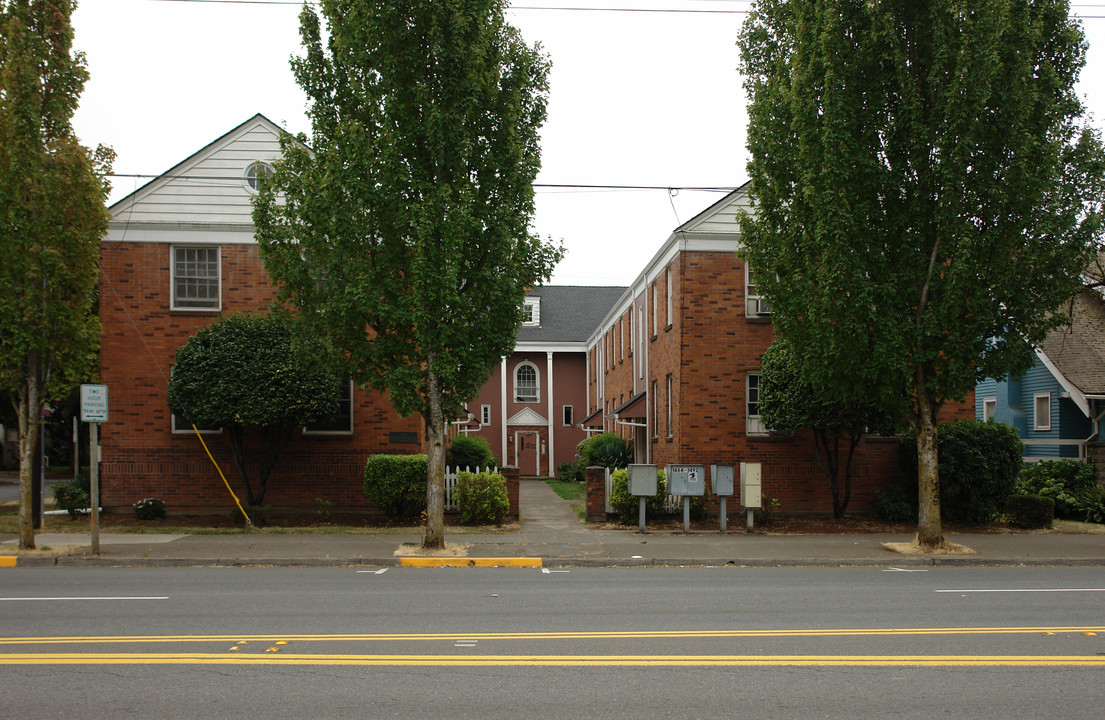 The Devereaux in Salem, OR - Building Photo