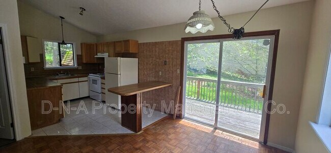 9455 Juniper Dr in Tobyhanna, PA - Building Photo - Building Photo