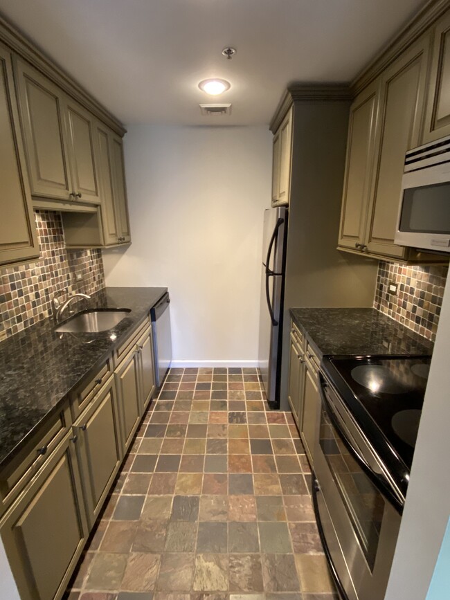 220 Main St, Unit 304 in Little Falls, NJ - Building Photo - Building Photo