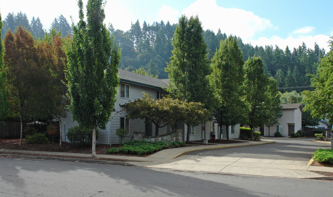 Mountainvale Village in Springfield, OR - Foto de edificio - Building Photo