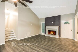 799 Lost Creek Cir in Stone Mountain, GA - Building Photo - Building Photo