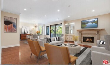 324 N Palm Dr in Beverly Hills, CA - Building Photo - Building Photo