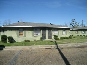 Joel Court Apartments in Mobile, AL - Building Photo - Building Photo