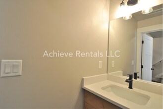 897 Robert Ave in Layton, UT - Building Photo - Building Photo