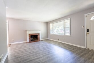 121 Cree Dr in Oxon Hill, MD - Building Photo - Building Photo
