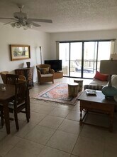 760 Bird Bay Way, Unit Bird Bay Village in Venice, FL - Foto de edificio - Building Photo