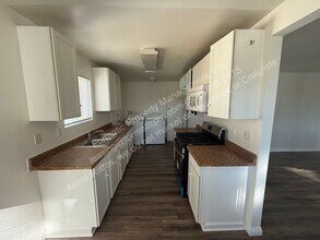 2328 San Padre Ave in Hemet, CA - Building Photo - Building Photo