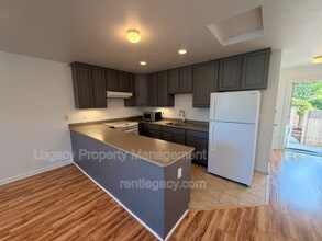 3884 Bayview Cir in Concord, CA - Building Photo - Building Photo