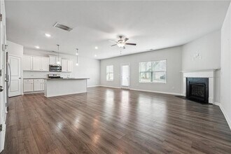 604 Clark Lake Estates Dr in Grayson, GA - Building Photo - Building Photo