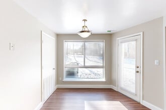 Knights Bridge II in Burtonsville, MD - Building Photo - Interior Photo