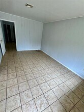 116 W Davitt St in Eagle Lake, TX - Building Photo - Building Photo