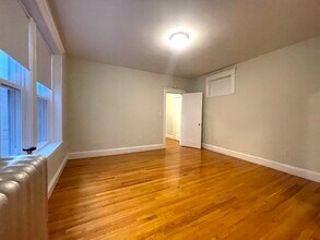 1933 Commonwealth Ave, Unit 17 in Boston, MA - Building Photo - Building Photo