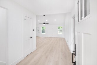 10814 MacKenzie Dr in Houston, TX - Building Photo - Building Photo