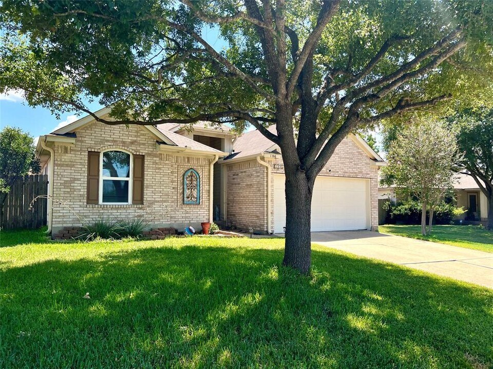 106 Williams Way in Hutto, TX - Building Photo