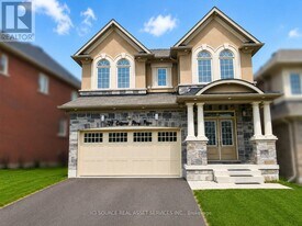 739 Clifford Perry Pl in Newmarket, ON - Building Photo
