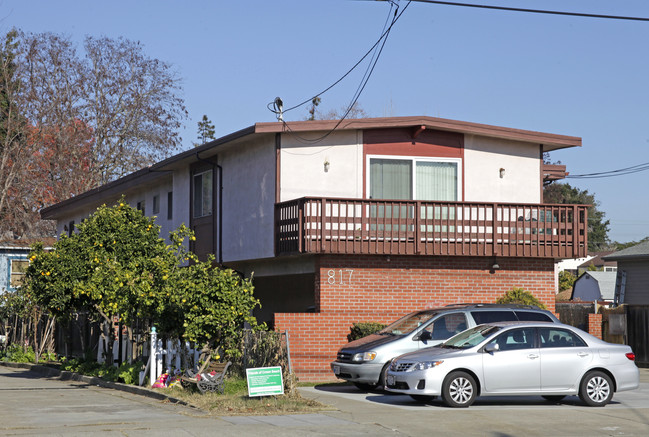 817 Lincoln Ave in Alameda, CA - Foto de edificio - Building Photo