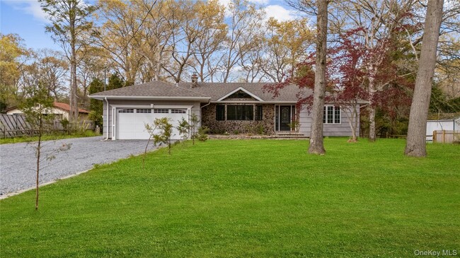 257 Southlawn Ave in Central Islip, NY - Building Photo - Building Photo