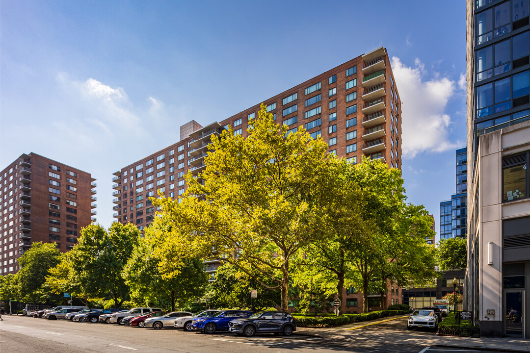 CPW Towers in New York, NY - Building Photo