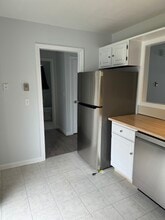 14 Plymouth Ct in Clinton, CT - Building Photo - Building Photo