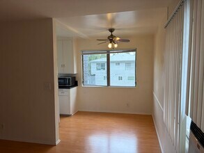 907 N Gardner St, Unit 5 in West Hollywood, CA - Foto de edificio - Building Photo