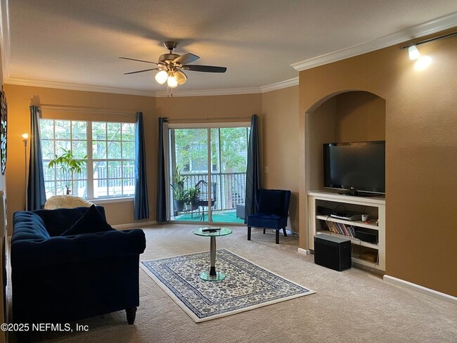 10000 Gate Pkwy in Jacksonville, FL - Building Photo - Building Photo