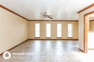 8312 NW 112th St in Oklahoma City, OK - Foto de edificio - Building Photo