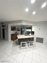 23 Maui Cir in Naples, FL - Foto de edificio - Building Photo