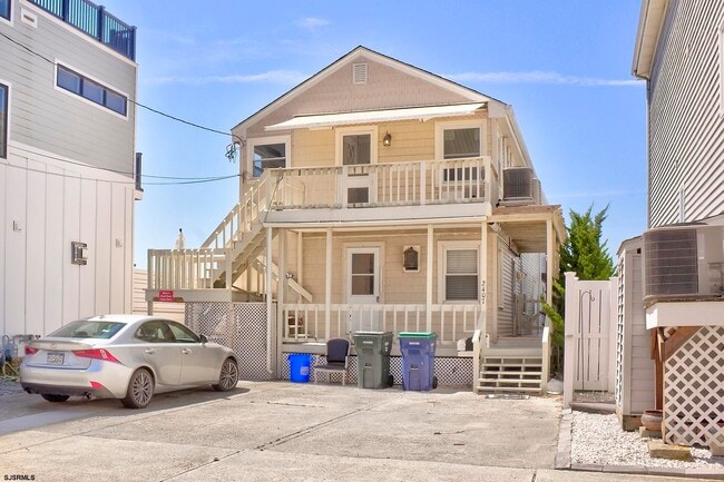 property at 2407 Oberon Ave