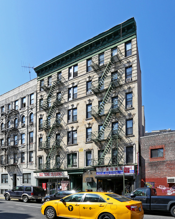 358-360 Broome St in New York, NY - Building Photo