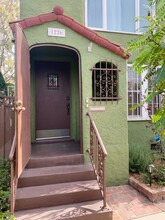 1226 S Highland Ave, Unit 1226 S. Highland ave in Los Angeles, CA - Foto de edificio - Building Photo