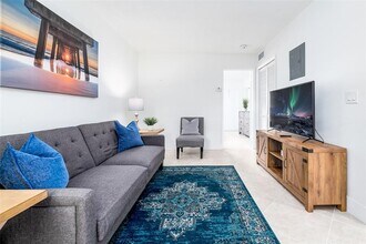 805 NE 23rd Dr in Wilton Manors, FL - Foto de edificio - Building Photo