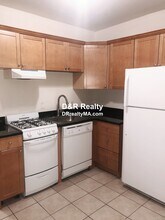 16 Alberta Ter, Unit 3 in Cambridge, MA - Building Photo - Building Photo