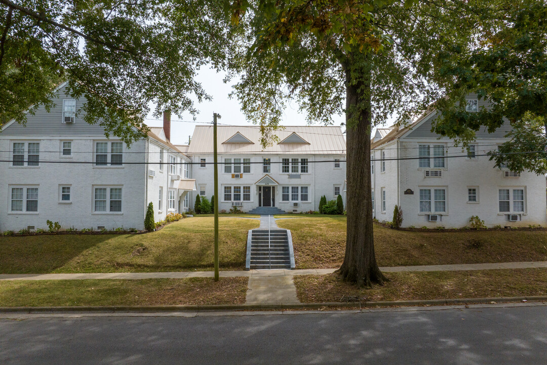 West Tennessee Street in Florence, AL - Building Photo