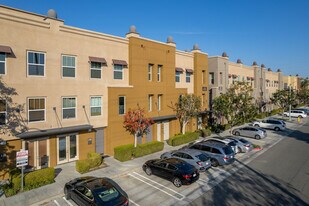 Soco Walk in Fullerton, CA - Foto de edificio - Primary Photo