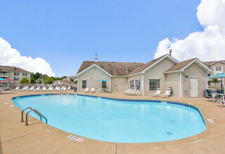 Newport Landing in Akron, OH - Building Photo - Building Photo