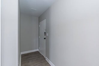 2811 Tully Square in Winston-Salem, NC - Building Photo - Building Photo
