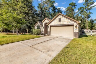 9023 S Comanche Cir in Willis, TX - Building Photo - Building Photo