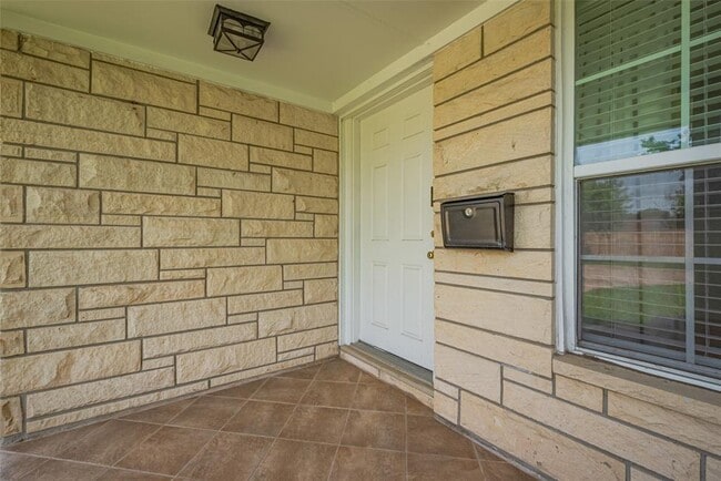 property at 3042 Oak Forest Dr
