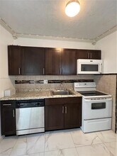 1490 NW 34th St in Miami, FL - Building Photo - Building Photo