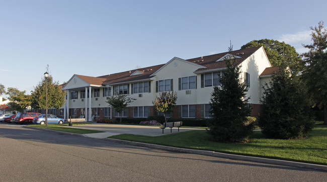 Building 1 in Port Jefferson Station, NY - Building Photo - Building Photo