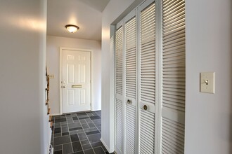 332 Deerfield Rd in Camp Hill, PA - Building Photo - Building Photo