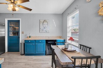 4929 36th Ave N in St. Petersburg, FL - Building Photo - Building Photo