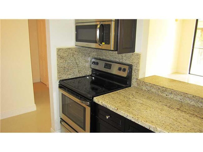 14201 SW 88th St in Miami, FL - Building Photo - Building Photo