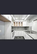 12720 Burbank Blvd, Unit 121 in Valley Village, CA - Foto de edificio - Building Photo