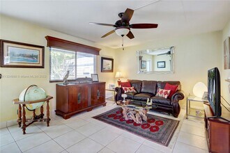 694 Brittany Park in Delray Beach, FL - Building Photo - Building Photo