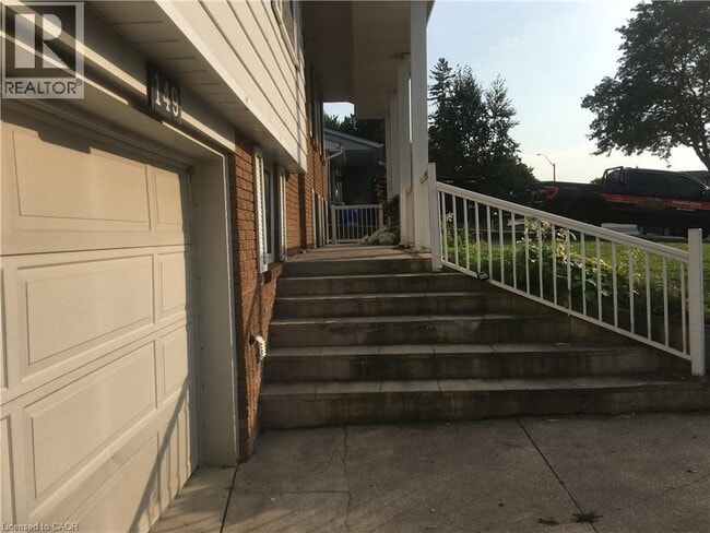 149 Clifton Downs Rd in Hamilton, ON - Building Photo - Building Photo