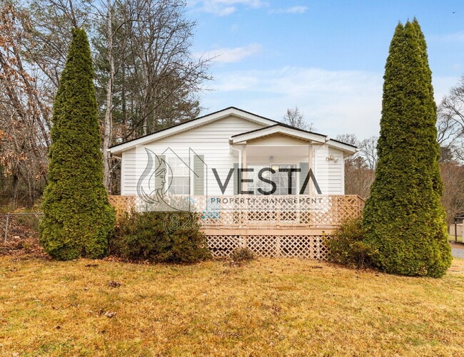 4 Katra Ln in Asheville, NC - Building Photo - Building Photo